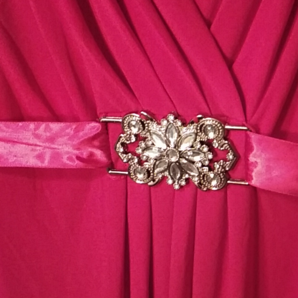 Dress - Picture 4 of 7